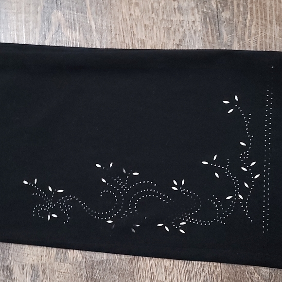 Gently Loved women's dress style pant with beautiful artwork cut out by Talbot - Picture 9 of 15